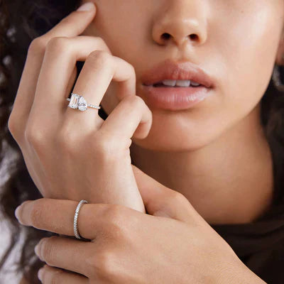 Heide | Sleek Emerald & Pear Cut Pavé Ring