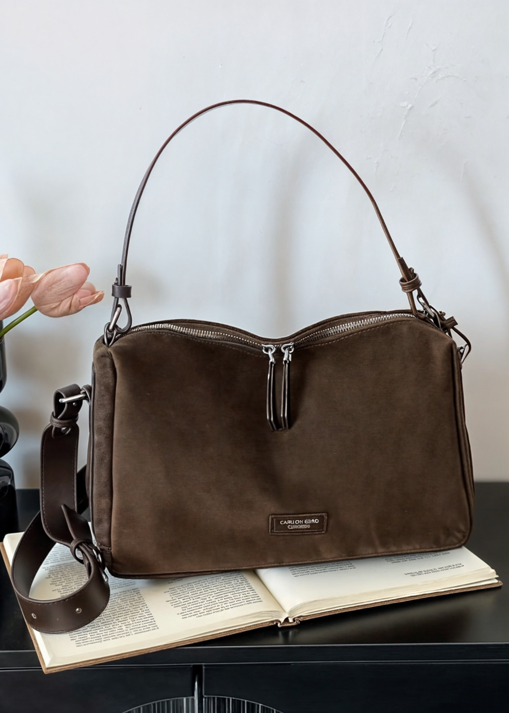 Divine | Suede Bag MM