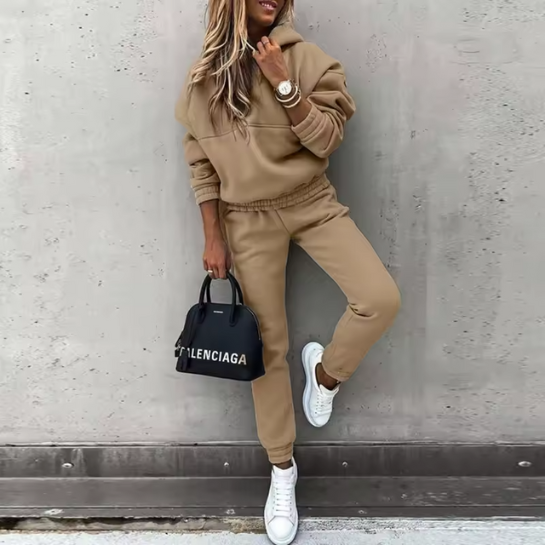 Chloe | Women’s Relaxed-Fit Tracksuit Set with Elastic Waist and Structured Silhouette