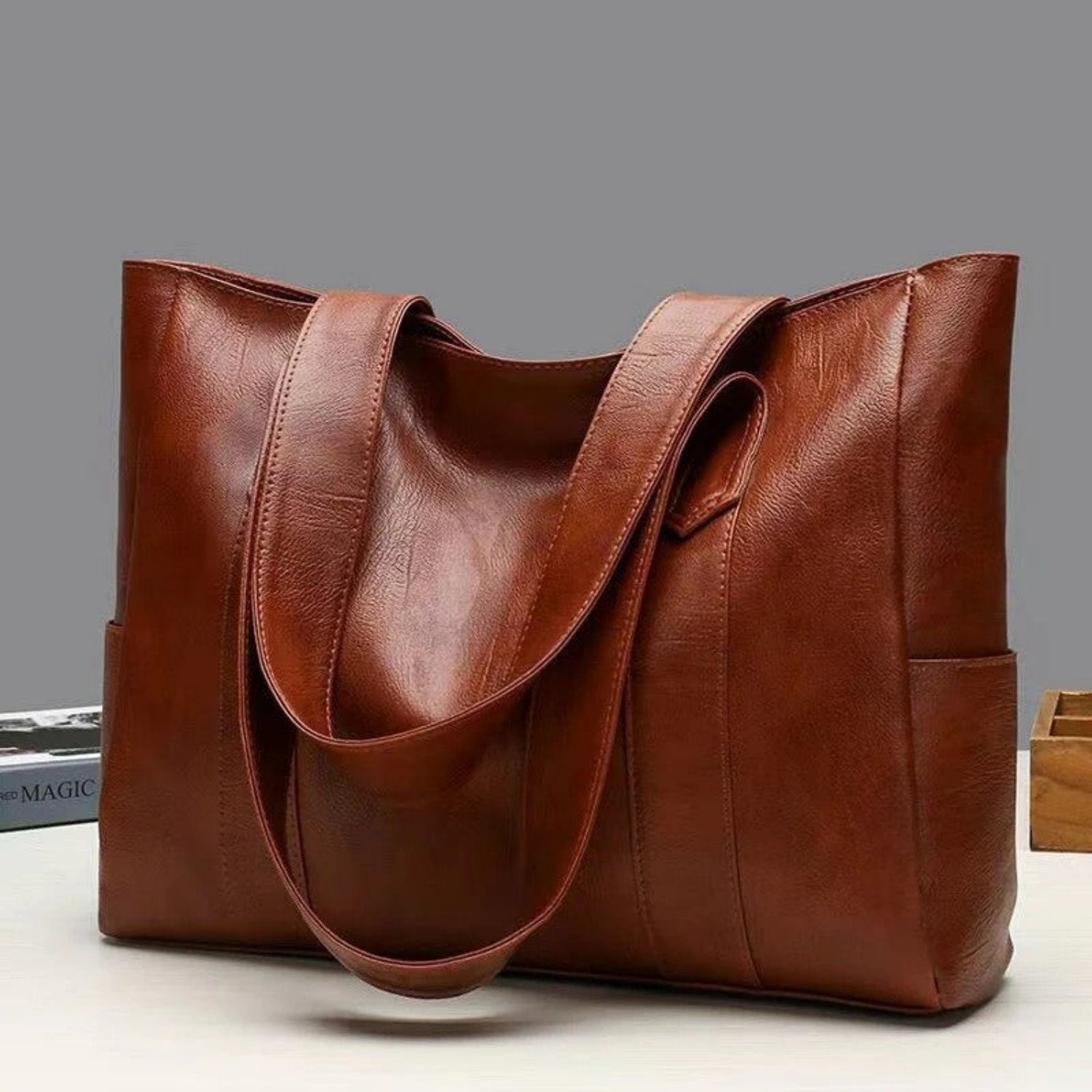 Isabella | Women’s Vintage Shoulder Bag with Timeless Elegance