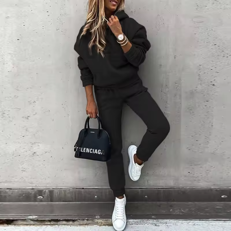 Chloe | Women’s Relaxed-Fit Tracksuit Set with Elastic Waist and Structured Silhouette