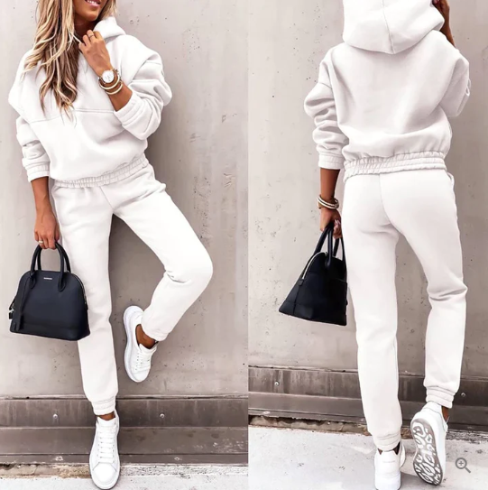 Chloe | Women’s Relaxed-Fit Tracksuit Set with Elastic Waist and Structured Silhouette